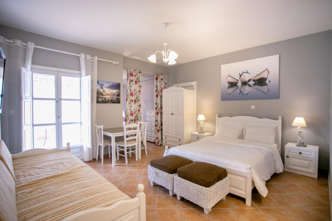 Traditional Apartments Plagiaki Néon Oítilon Kültér fotó