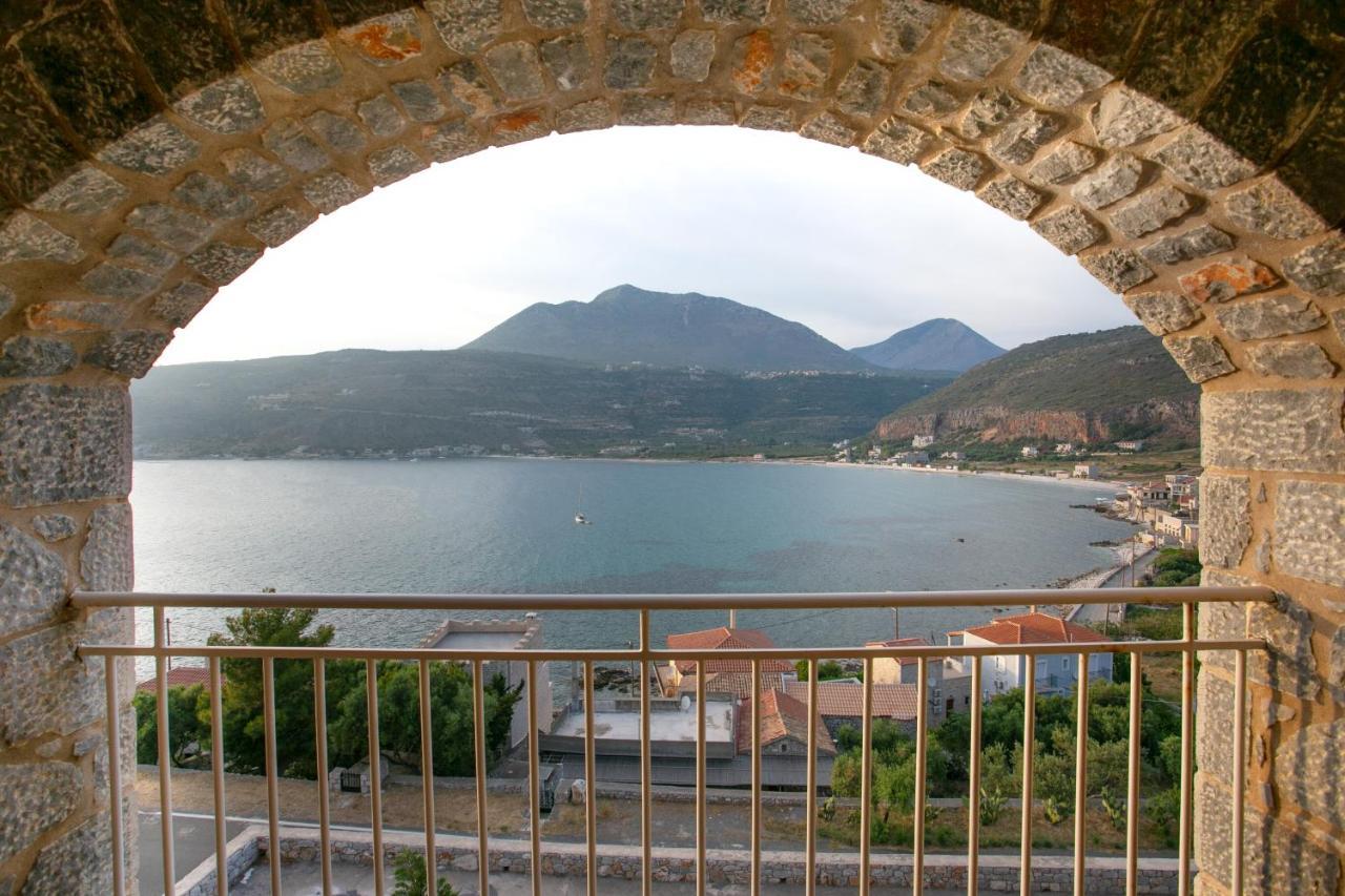 Traditional Apartments Plagiaki Néon Oítilon Kültér fotó
