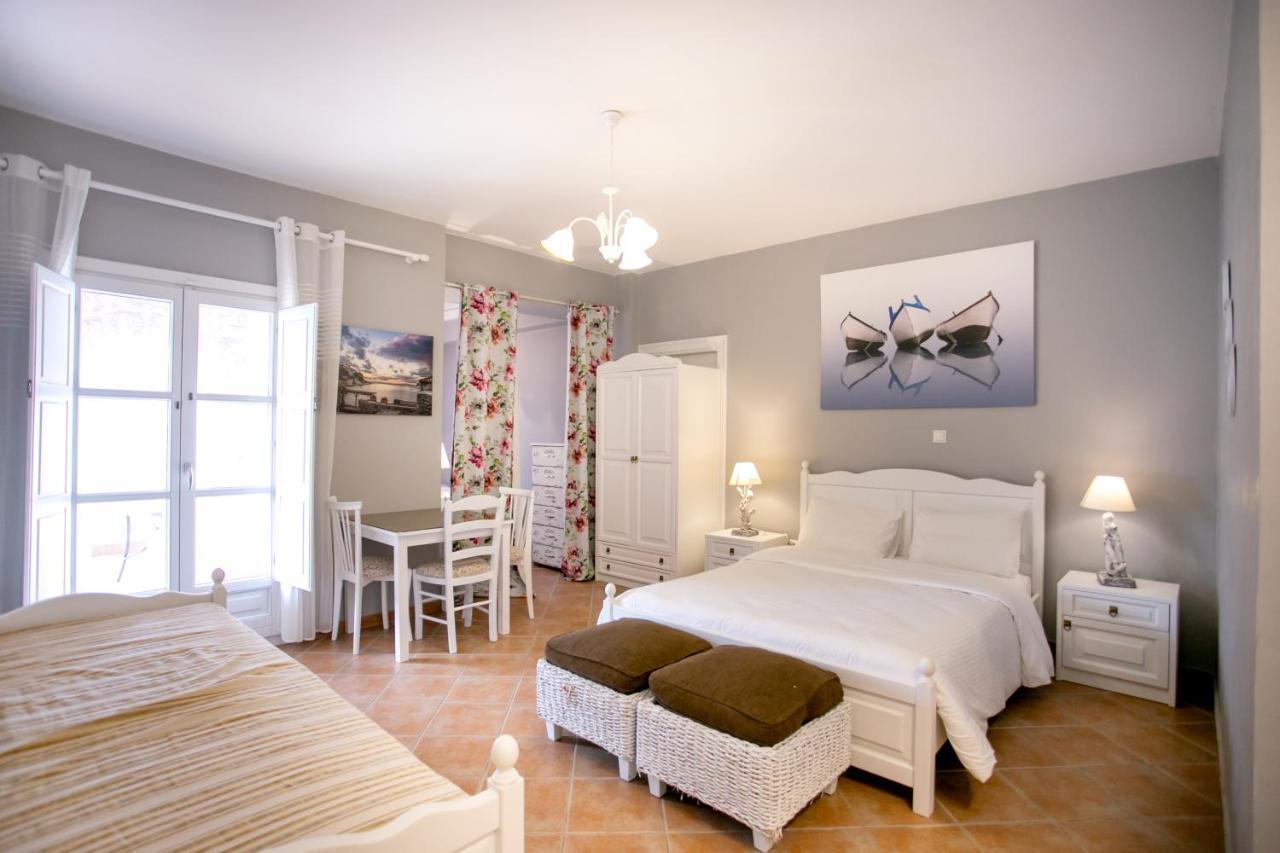 Traditional Apartments Plagiaki Néon Oítilon Kültér fotó