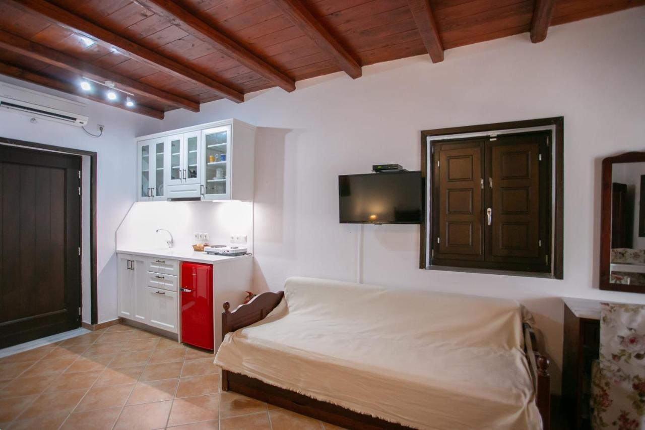 Traditional Apartments Plagiaki Néon Oítilon Kültér fotó