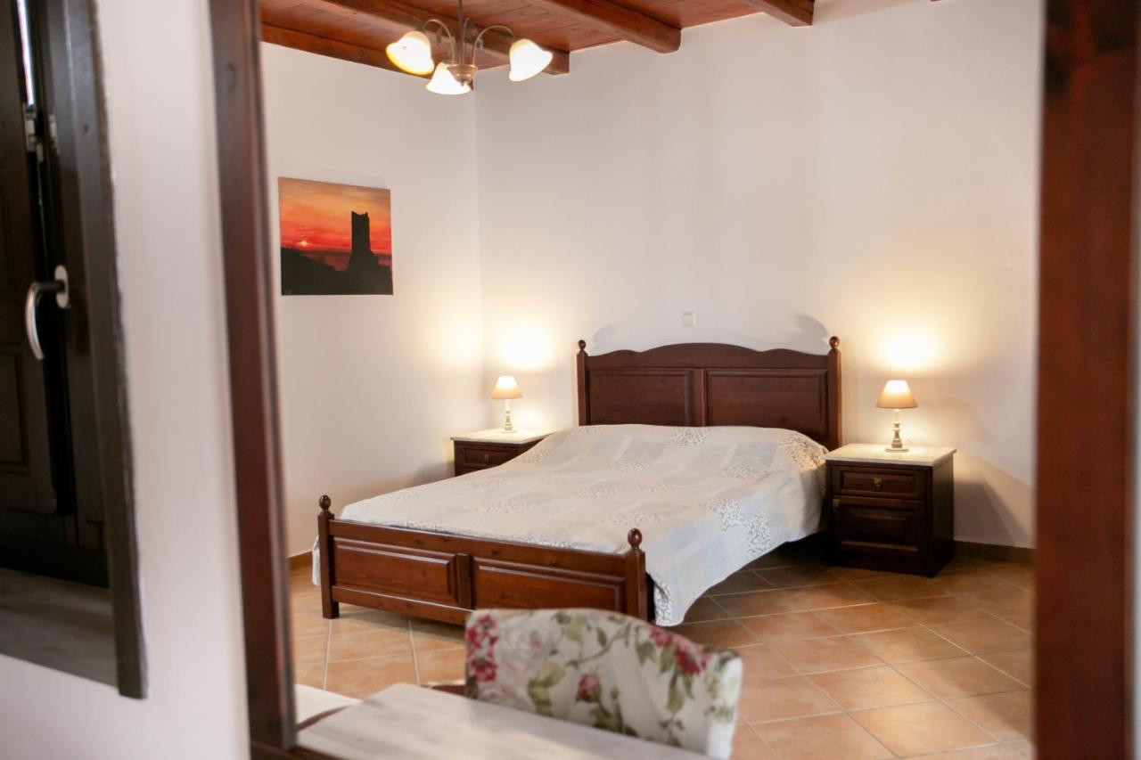 Traditional Apartments Plagiaki Néon Oítilon Kültér fotó