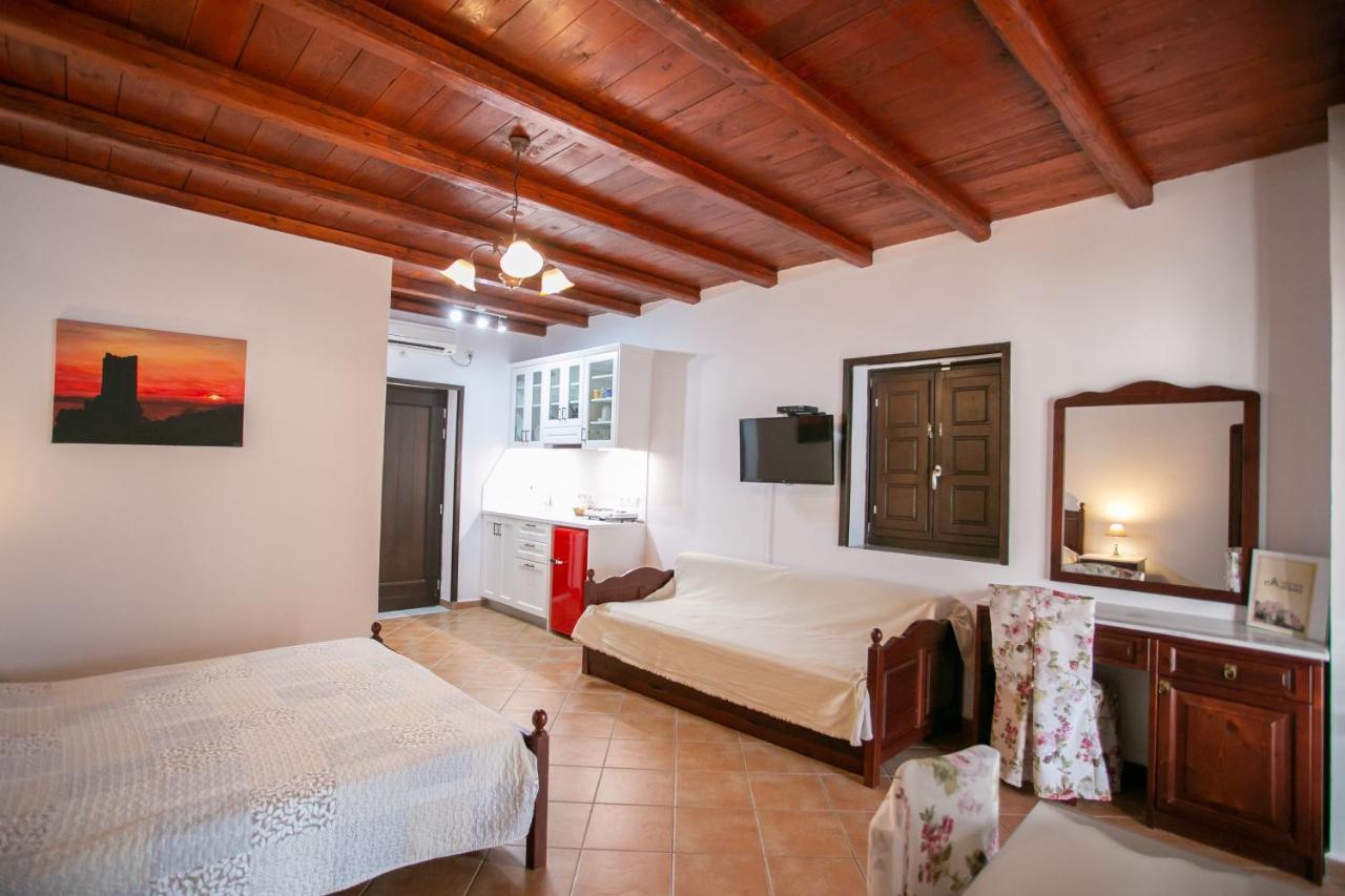 Traditional Apartments Plagiaki Néon Oítilon Kültér fotó