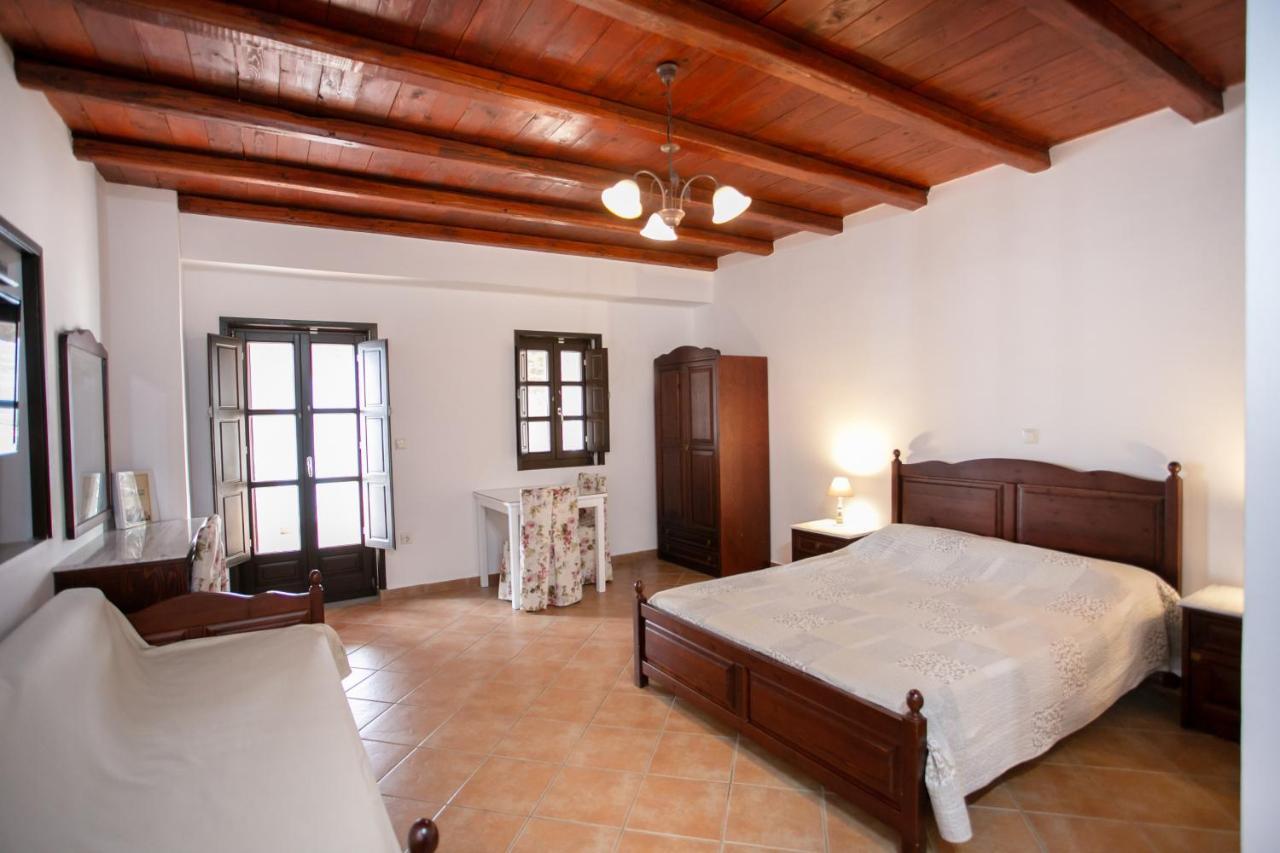 Traditional Apartments Plagiaki Néon Oítilon Kültér fotó
