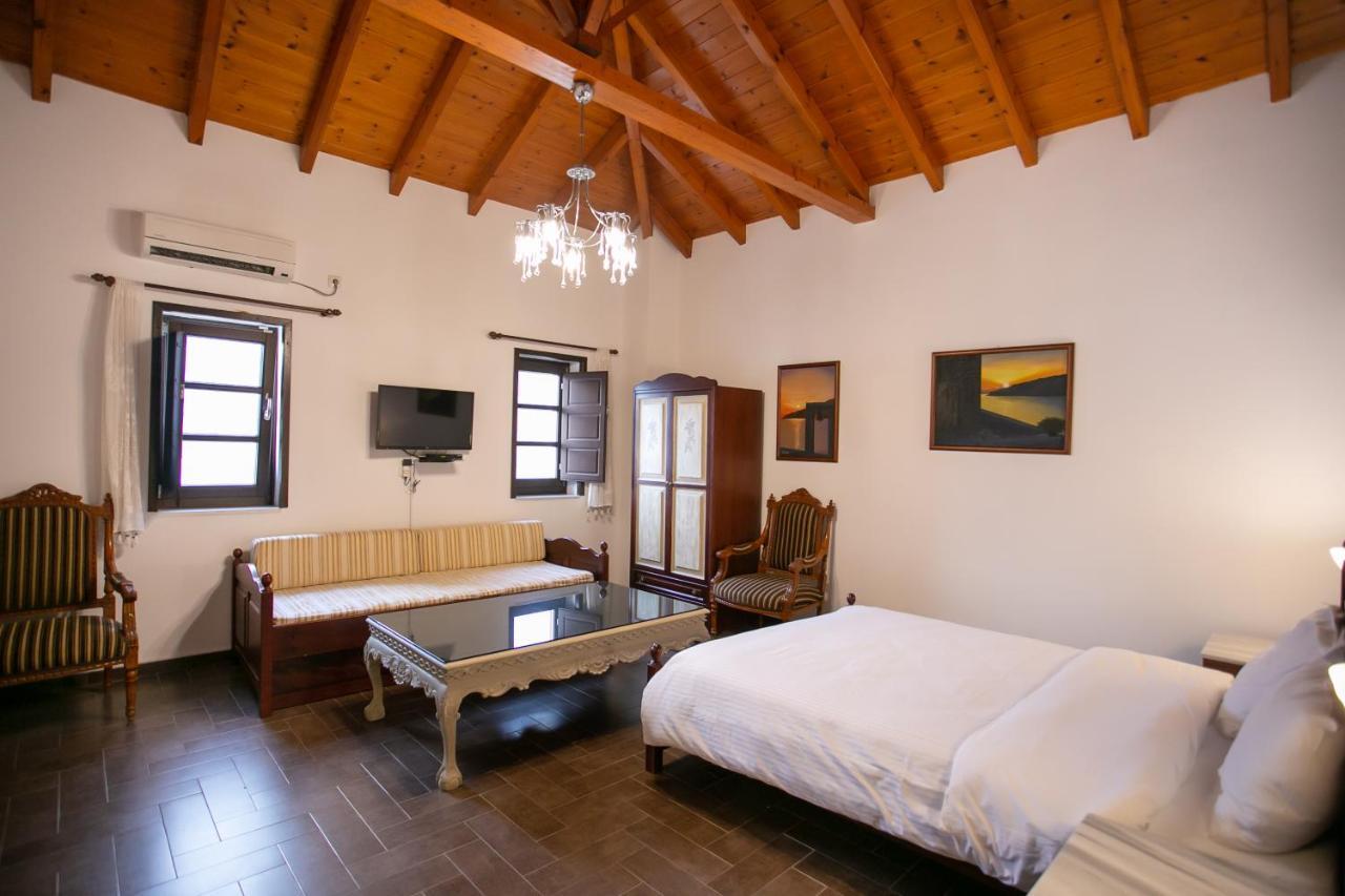 Traditional Apartments Plagiaki Néon Oítilon Kültér fotó
