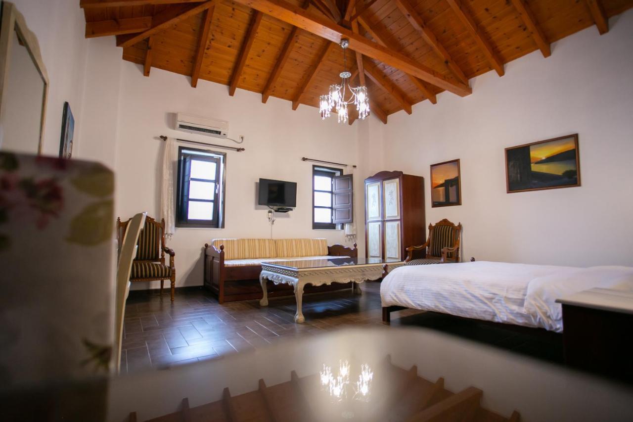 Traditional Apartments Plagiaki Néon Oítilon Kültér fotó