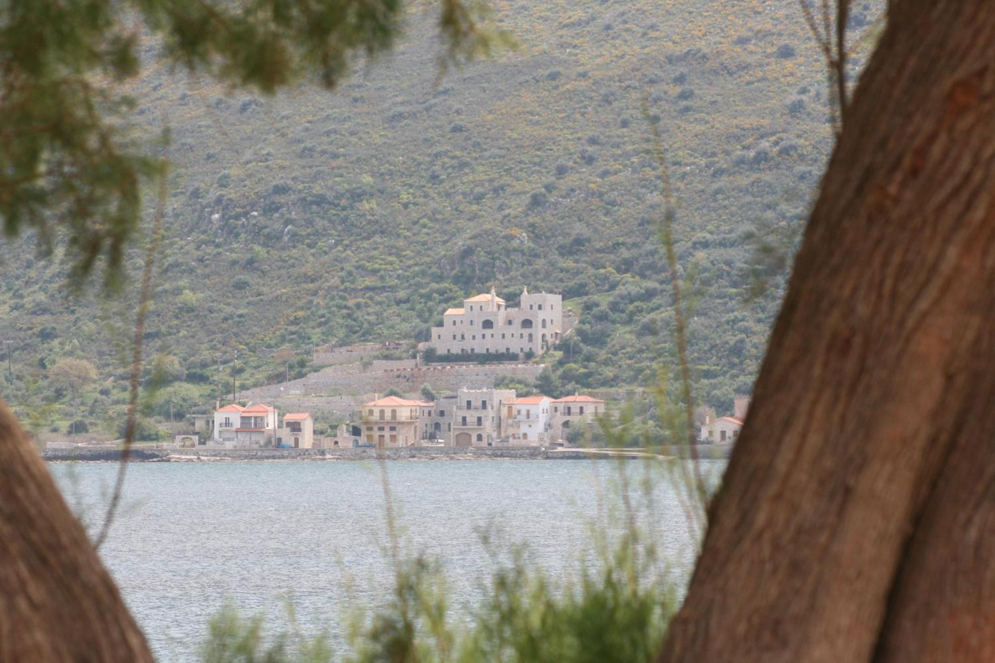 Traditional Apartments Plagiaki Néon Oítilon Kültér fotó