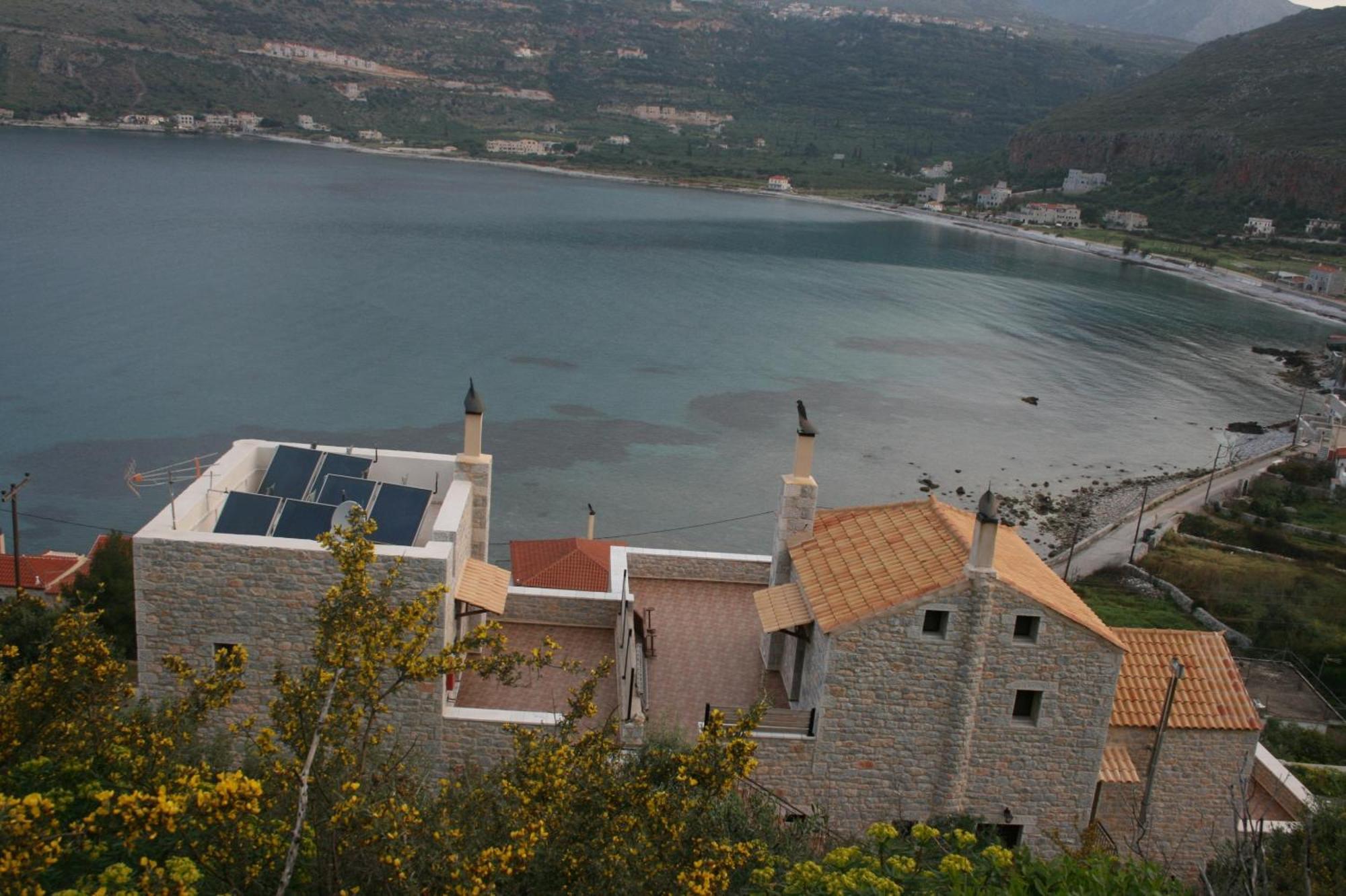 Traditional Apartments Plagiaki Néon Oítilon Kültér fotó