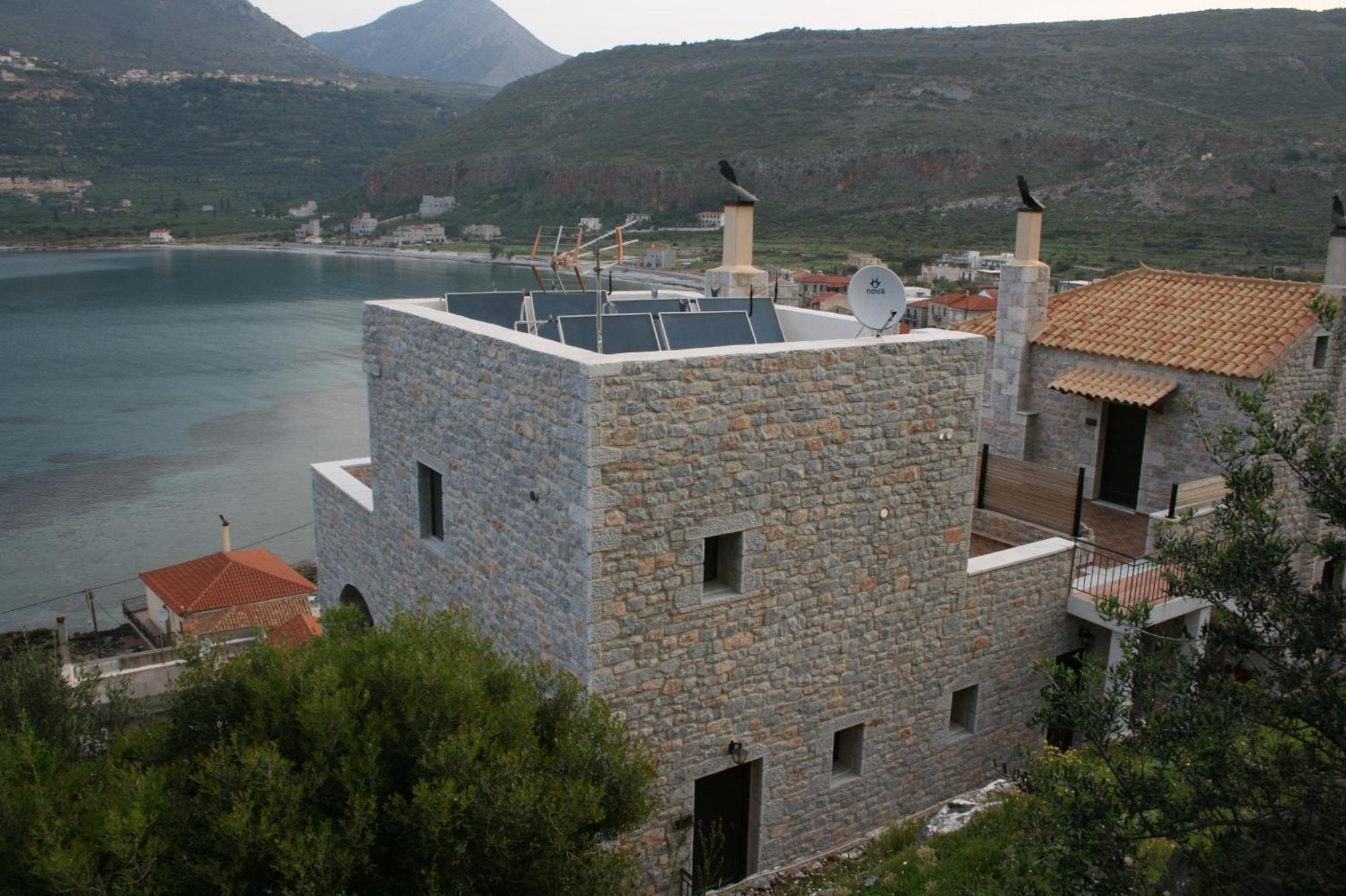 Traditional Apartments Plagiaki Néon Oítilon Kültér fotó